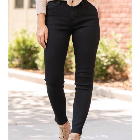 KanCan Mid-Rise Black Skinny Jeans, Size 3 #228 - Picture 3 of 13